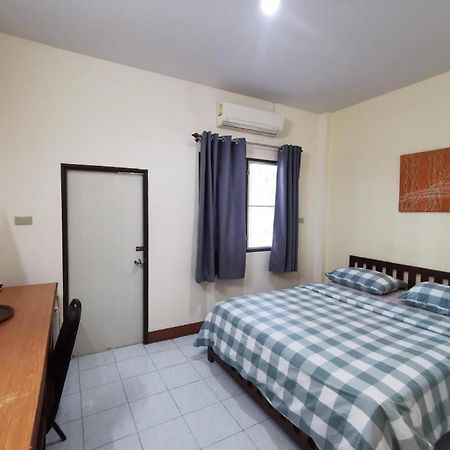 סי ראצ'ה Deejai Hotel מראה חיצוני תמונה