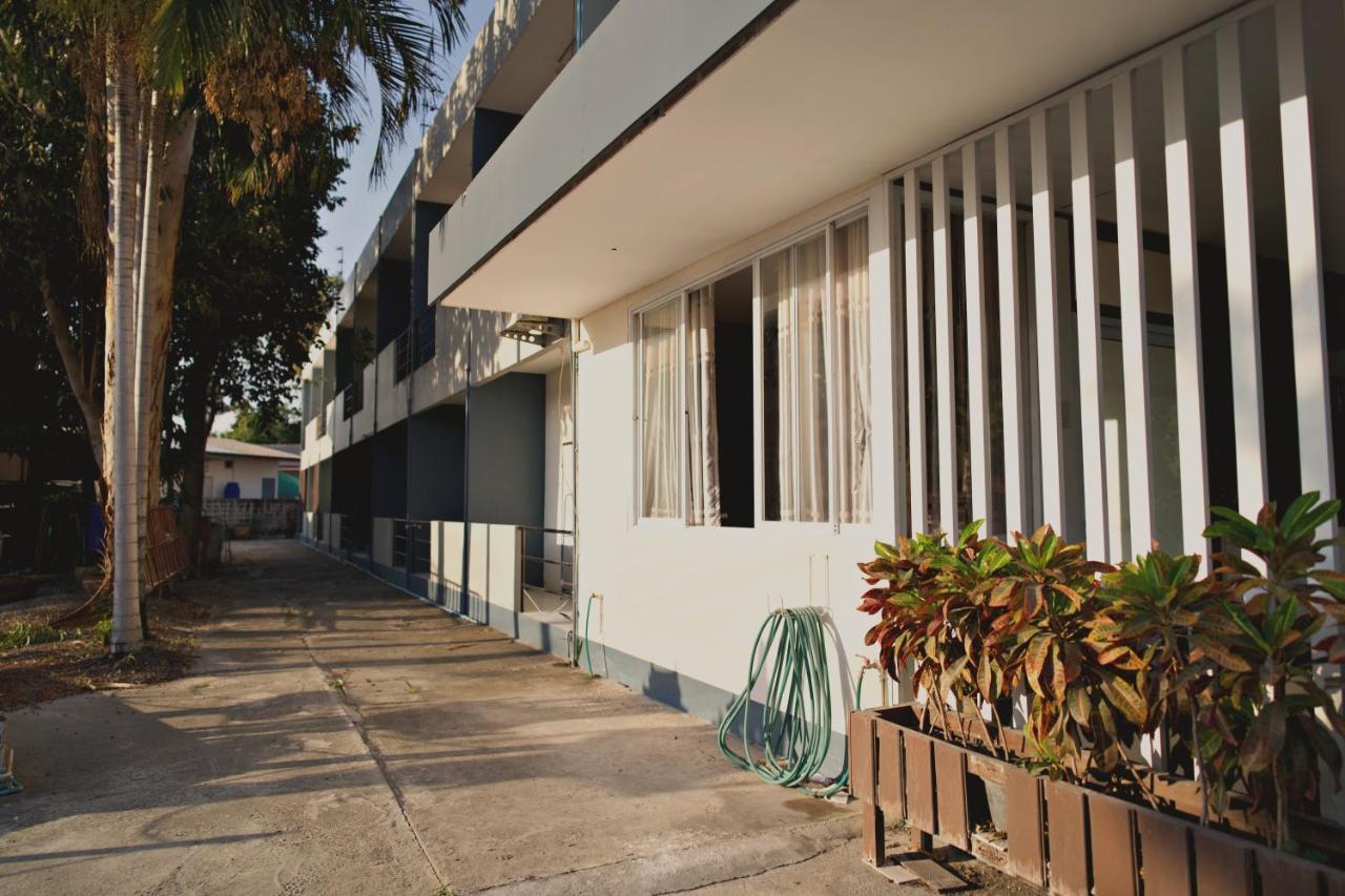 סי ראצ'ה Deejai Hotel מראה חיצוני תמונה