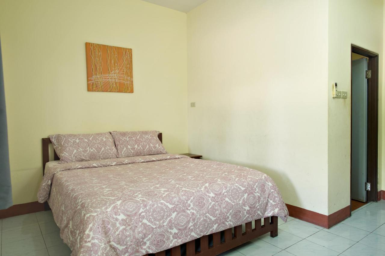 סי ראצ'ה Deejai Hotel מראה חיצוני תמונה