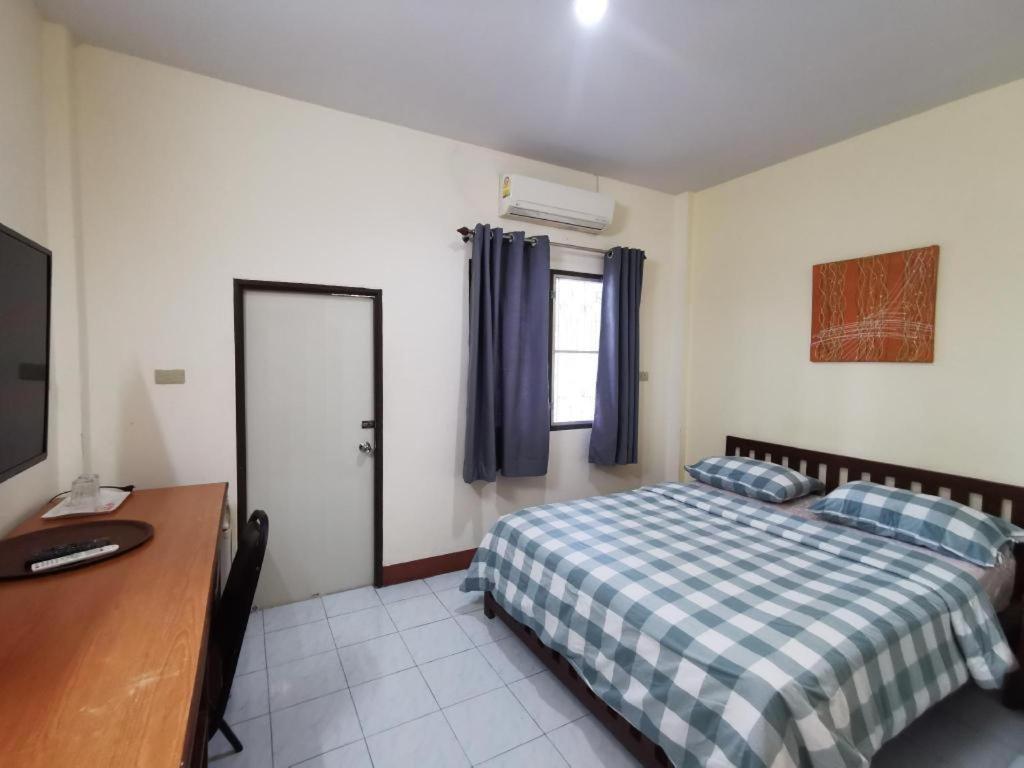 סי ראצ'ה Deejai Hotel מראה חיצוני תמונה