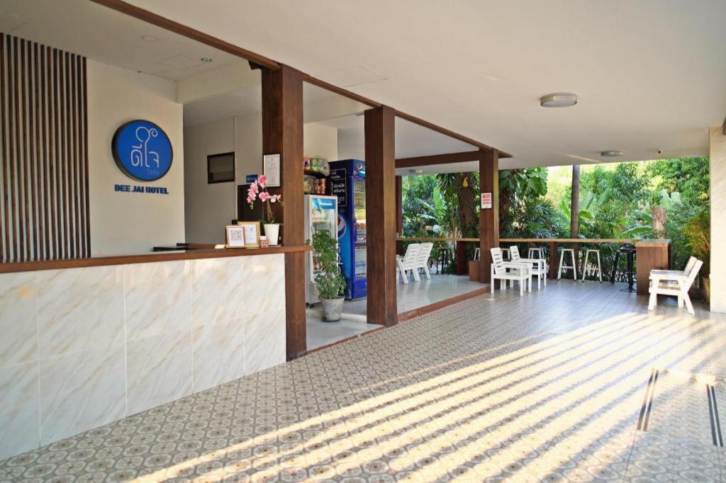 סי ראצ'ה Deejai Hotel מראה חיצוני תמונה