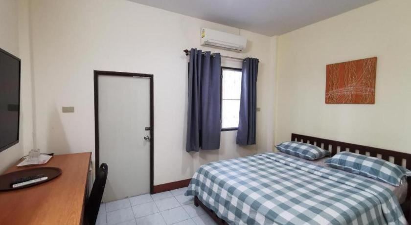 סי ראצ'ה Deejai Hotel מראה חיצוני תמונה