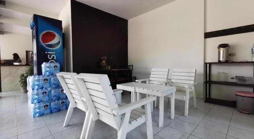 סי ראצ'ה Deejai Hotel מראה חיצוני תמונה