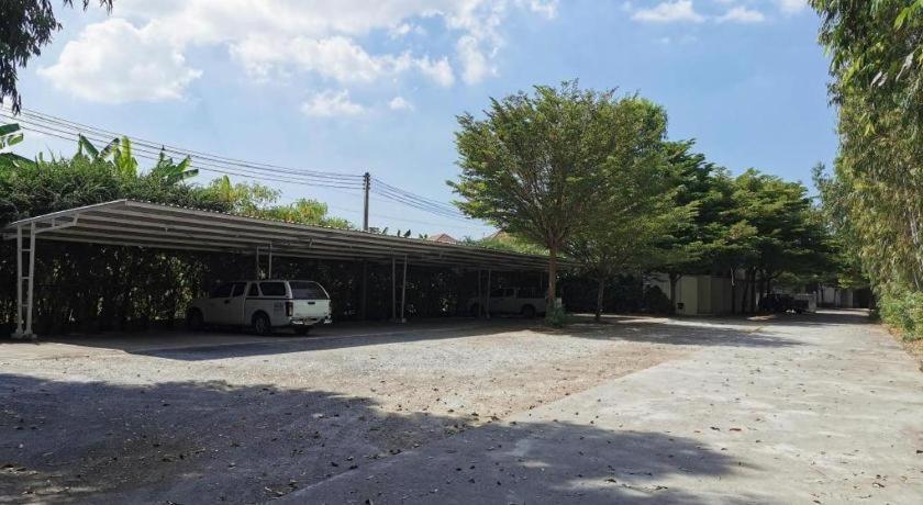 סי ראצ'ה Deejai Hotel מראה חיצוני תמונה