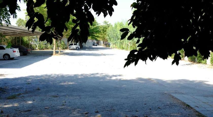 סי ראצ'ה Deejai Hotel מראה חיצוני תמונה