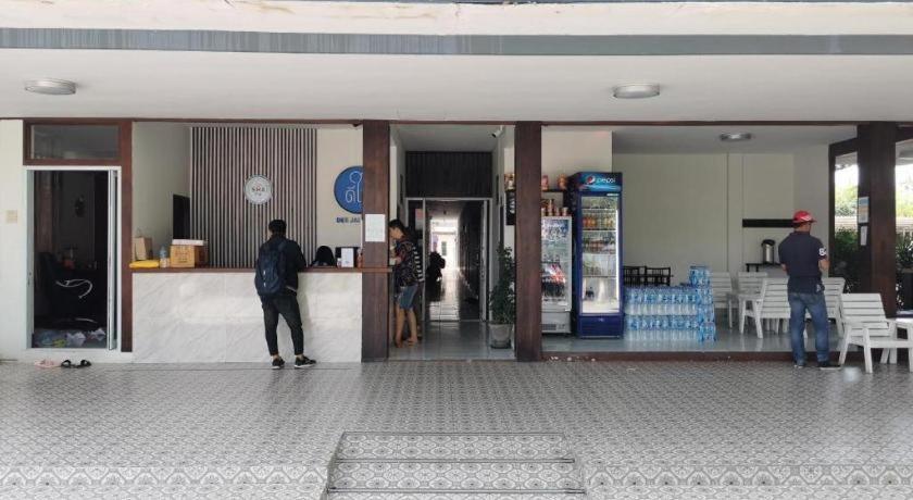סי ראצ'ה Deejai Hotel מראה חיצוני תמונה
